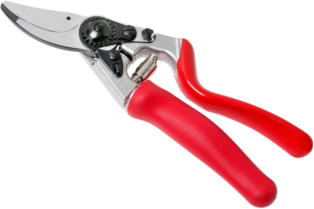 knivesandtools3392000